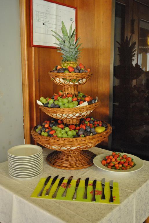 Pri Vidrgarju Hotel Vace Екстериор снимка