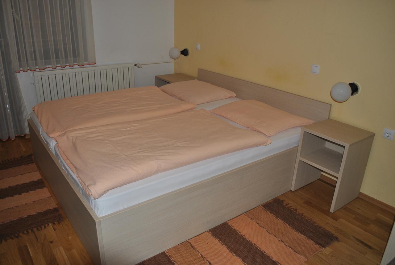 Pri Vidrgarju Hotel Vace Стая снимка